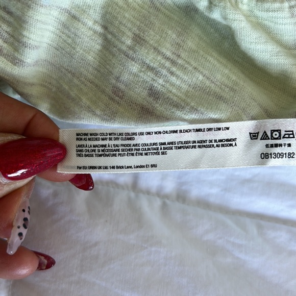 💚🤎🤍Free People shorts! LIKE NEW! Worn once-size xs - Picture 7 of 8